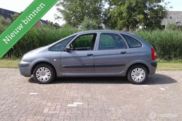 Citroen Xsara Picasso 1.6i Image. Koppeling en Distributsie zijn vervangen.