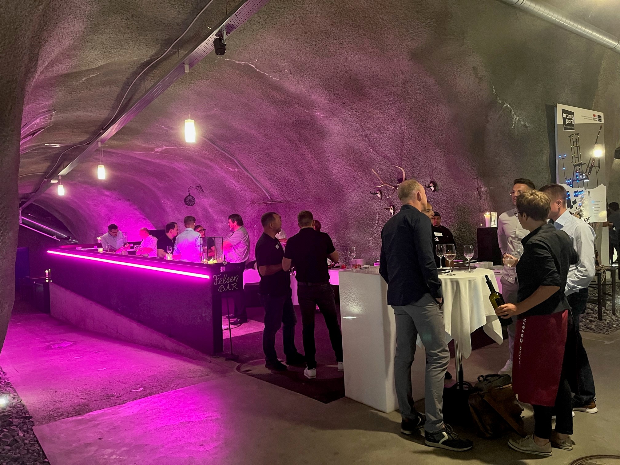 Bar in einer Stollen