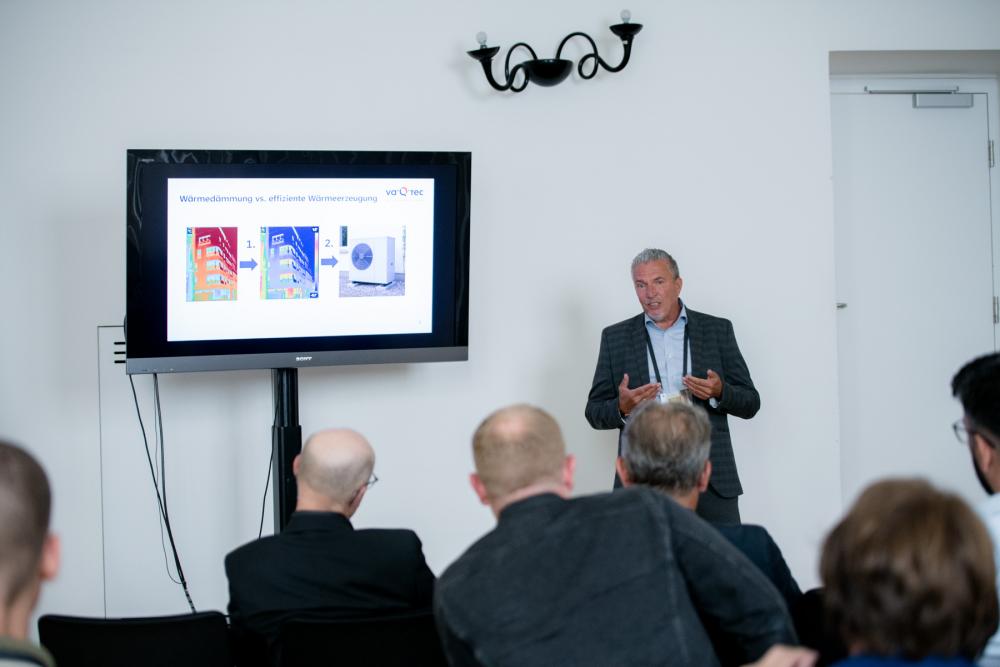 Männer im Referat