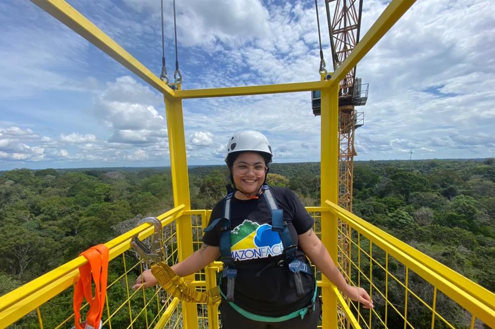 Liebherr Kräne unterstützen Klimaforschung im Amazonas