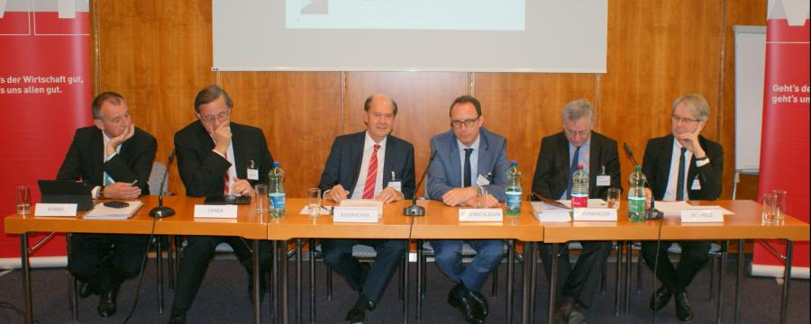 Podium zum UVP-Verfahren