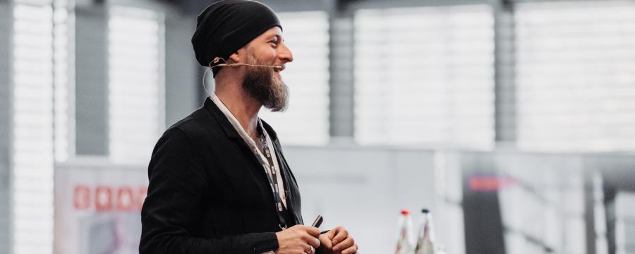 Markus Petzl spricht auf den Bautagenv