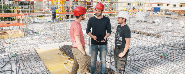 Männer auf einer Baustelle