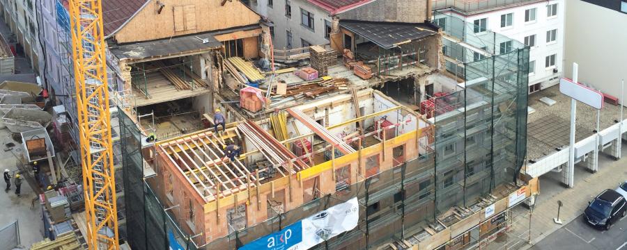 Baustelle in einer Baulücke
