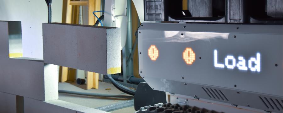 Bauroboter versetzt Mauersteine