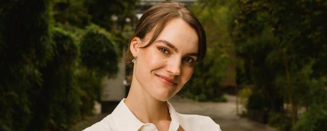 Louisa Schneider ist Klimajournalistin und kommt zum ÖGNI Symposium nach Wien