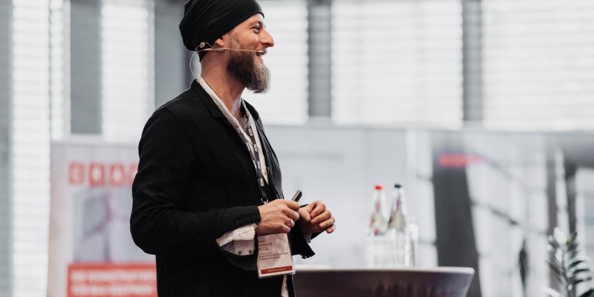 Markus Petzl spricht auf den Bautagenv