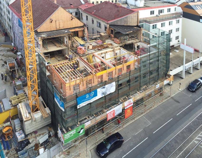 Baustelle in einer Baulücke