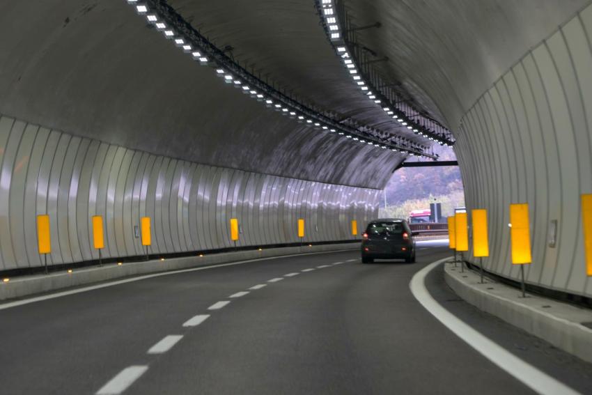 Tunnel
