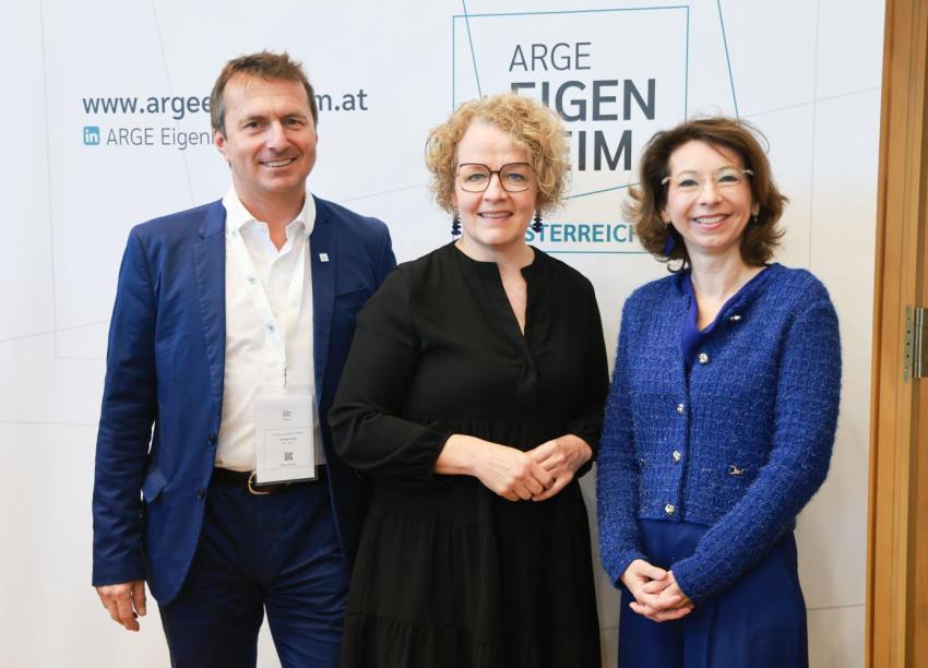 Foto Nr. 3 v.l.n.r.: OÖ-Landesobmann Stefan Hutter, NÖ-Landesrätin Christiane Teschl-Hofmeister, ARGE Obfrau Isabella Stickler