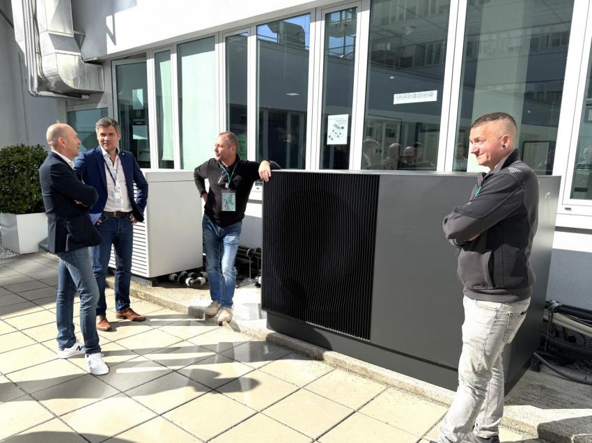 Die neue aroTHERM perform live in Betrieb