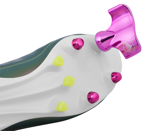 Daha Hafif Daha Hızlı; adidas F50 adizero XTRX SG