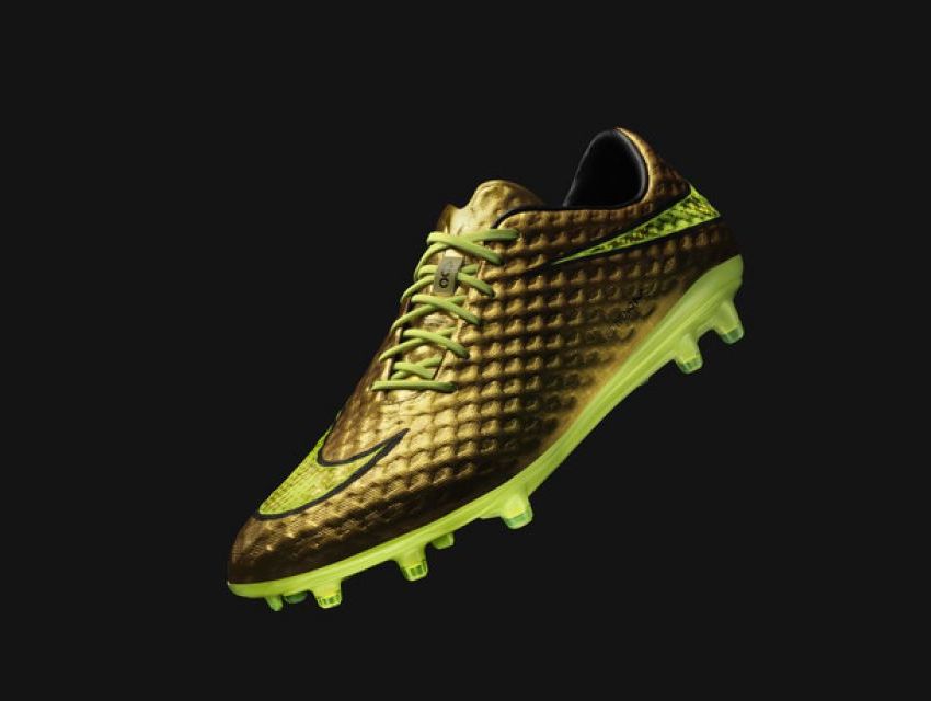 Neymar Jr’a Altın Nike Hypervenom