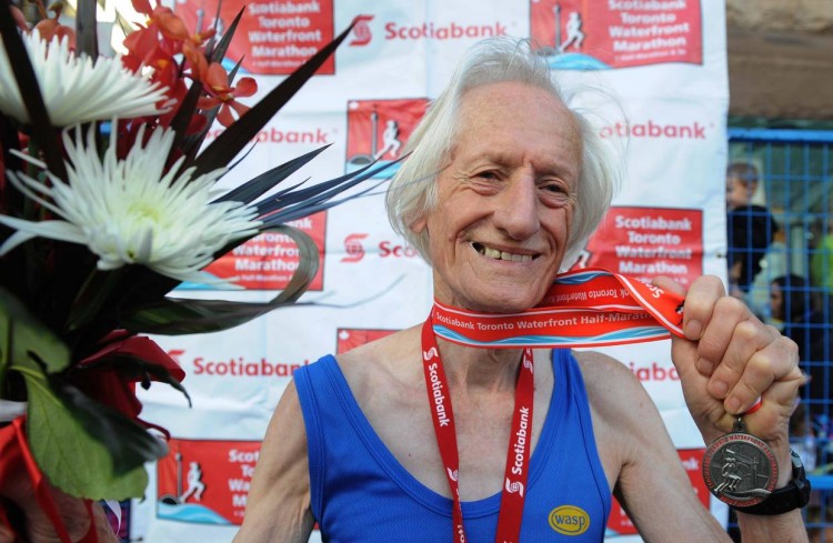 BN-NW254_GAY050_GR_20160504144013