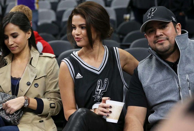 selena-gomez-spurs