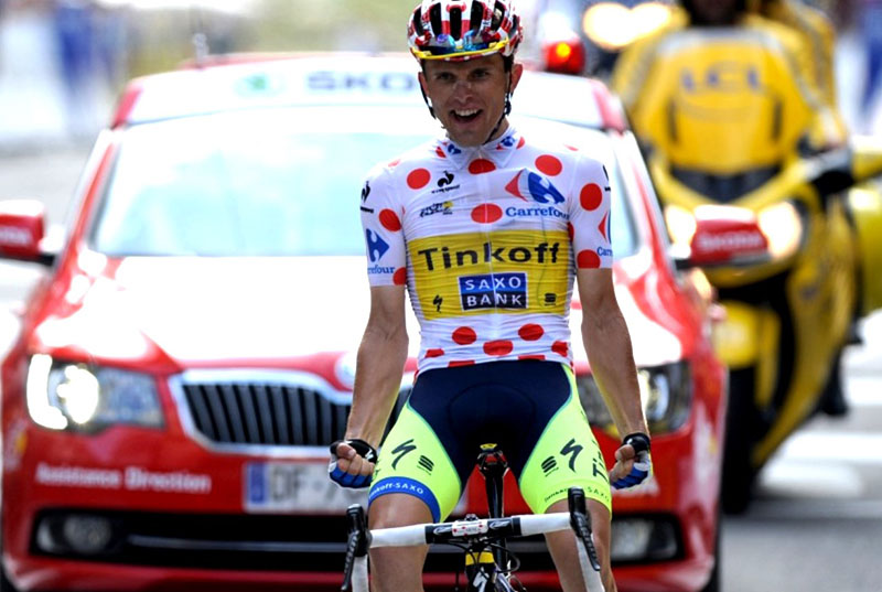 bisikletciler_ve_formalari_kirmizi