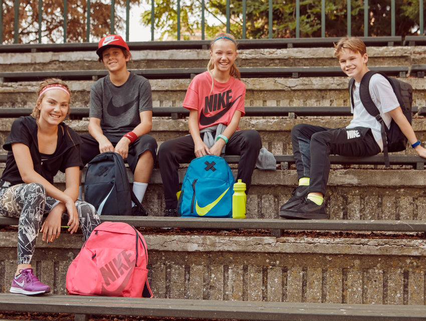 Okula Dönüş: Yılın En Popüler Ayakkabı ve Çantaları!