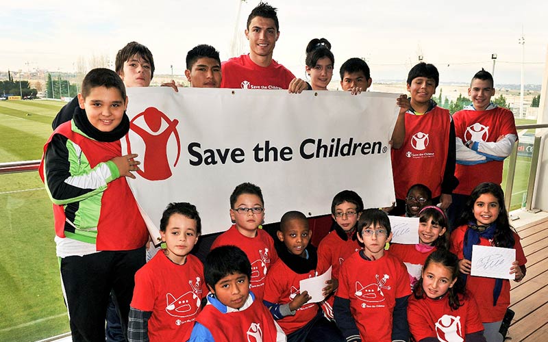 yardimsever-abi-cristiano-ronaldo-save-the-children