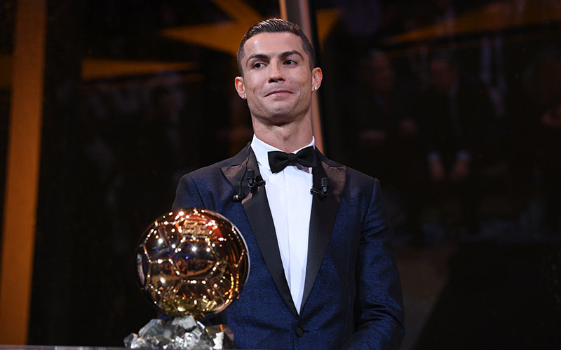 yardimsever-abi-cristiano-ronaldo-altın-top