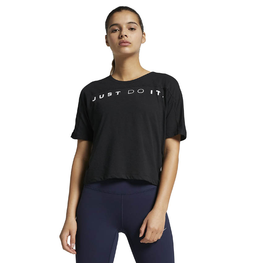 terletmeyen spor giyim nike kadin tshirt