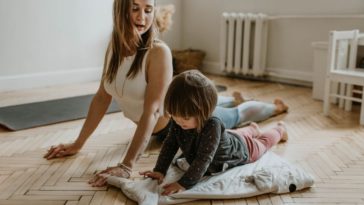 çocuklarla evde spor