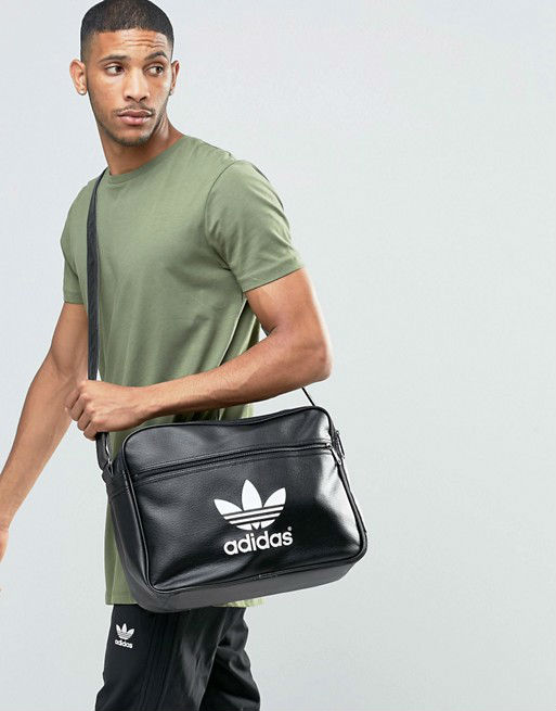 adidas-postaci-canta