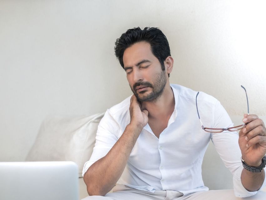 evde boyun egzersizleri