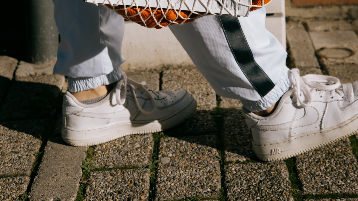 Okul Giyiminde Ne Tür Ayakkabılar Tercih Edilmeli?