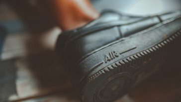 Takım Elbise Altına Giyilebilecek Nike Ayakkabı Modelleri