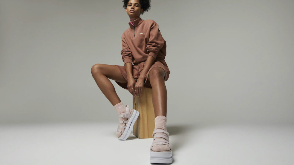 Yazı Geçirmek İsteyeceğiniz Nike Terlik ve Sandalet Modelleri