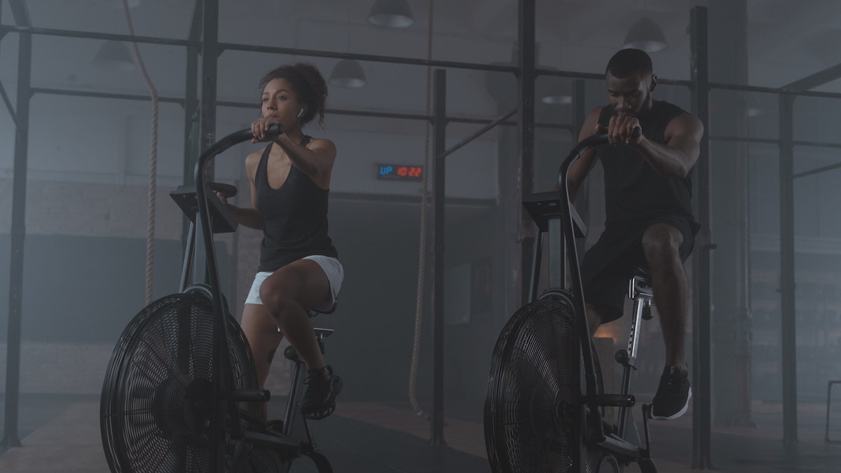 Eliptik Bisiklet Faydaları ve Dakikada Kaç Kalori Yakarsınız 