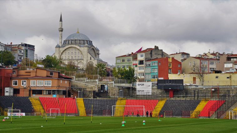 Türk Futbol Tarihine İsmini Yazdıran 10 Efsane İsim!