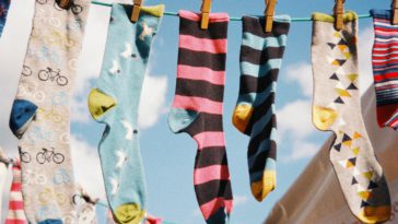 Birbirinden Renkli Çoraplarla Stilinizi Canlandırın