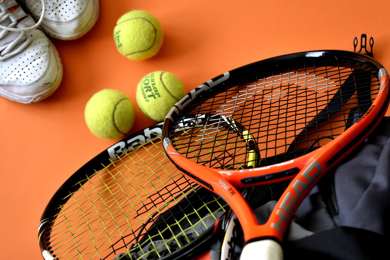 Erkek Tenis Ayakkabısı Seçiminde Kortta Hızlı ve Rahat Olmanın Sırları