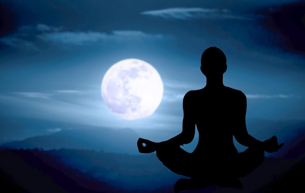 Uyku Kalitesini Artıran Gece Yoga Hareketleri: Daha Rahat ve Derin Uyku için Rehber