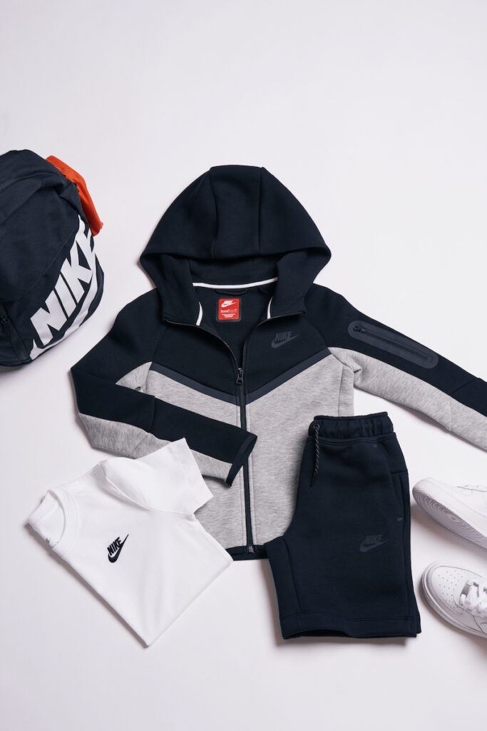 Nike Tech Fleece Okul Kombinlerinde Nasıl Kullanılır?