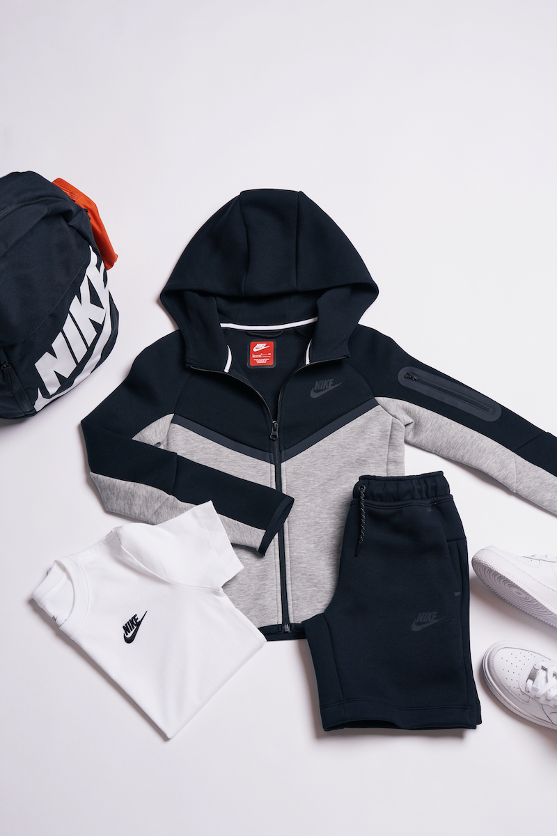 Nike Tech Fleece Okul Kombinlerinde Nasıl Kullanılır?