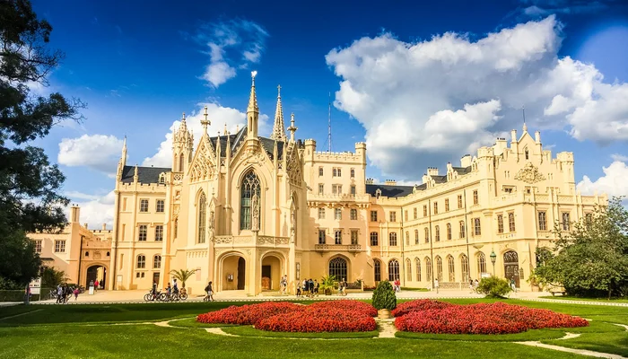 Three Lands Wine Tour