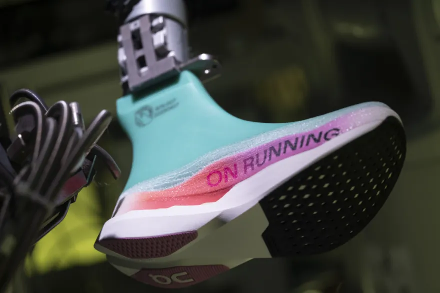 LightSpray shoe