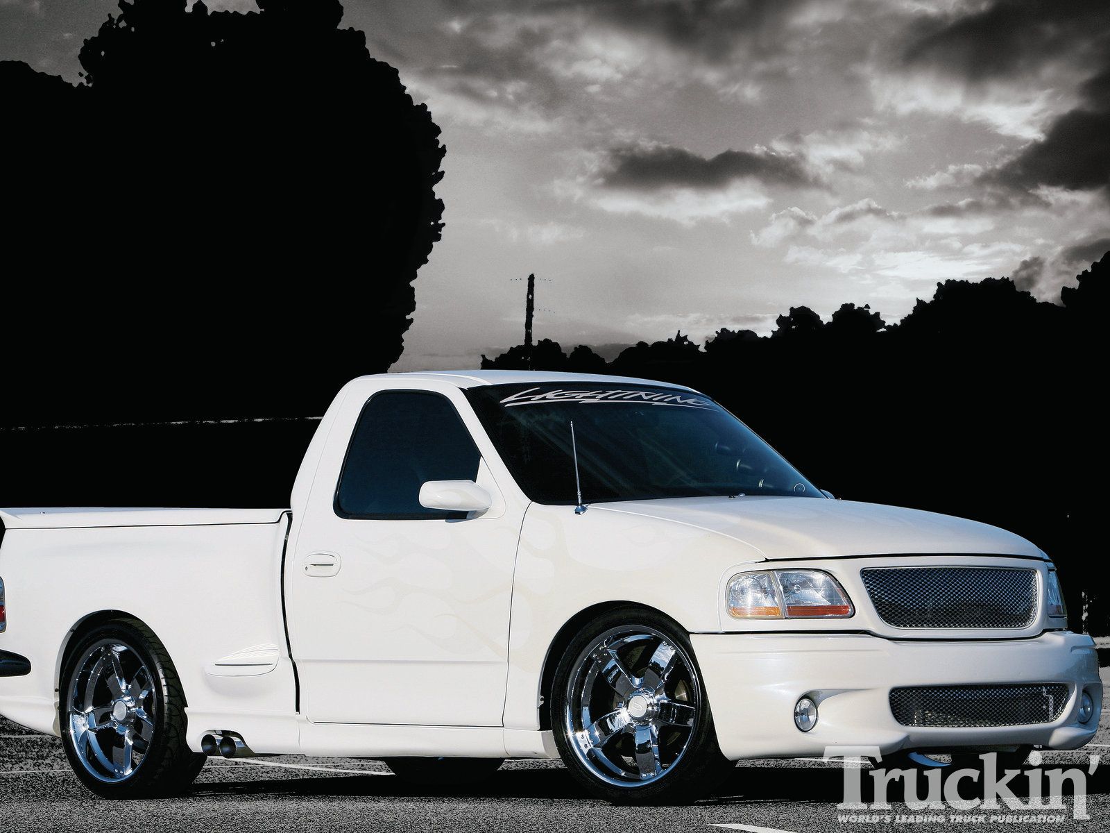 1106tr-01%2B2001-ford-f150-lightning%2Bl