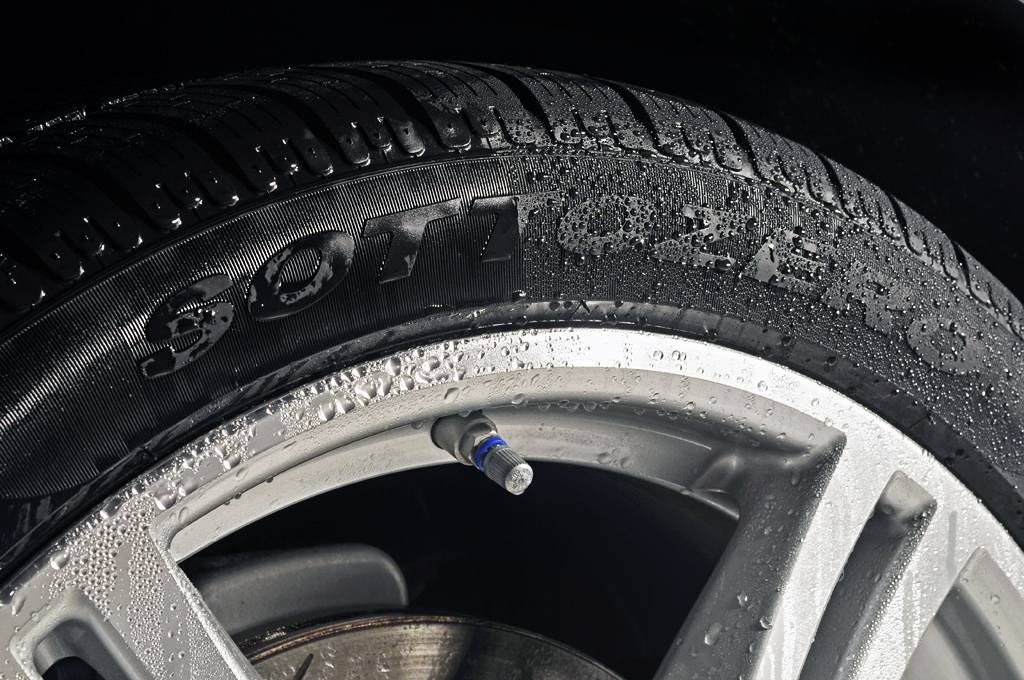 Q2_TIRE_50-50_WET_zps00eac45a.jpg