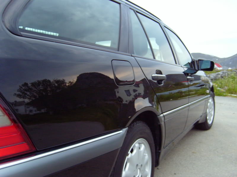 S7000782resized.jpg