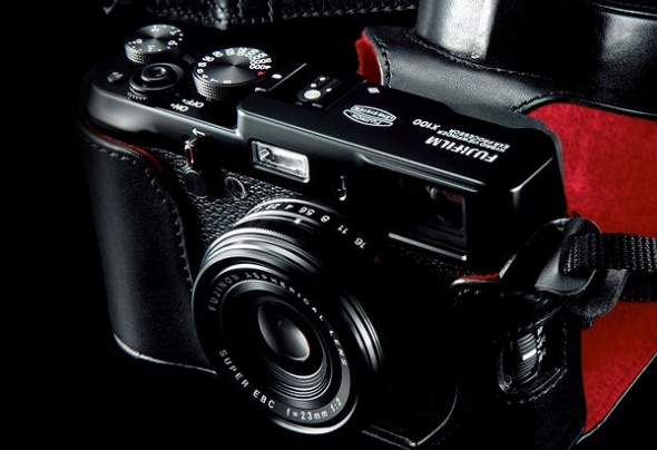 fujifilm-x100-black-limited-edition-in-case-0903-590x404.jpg
