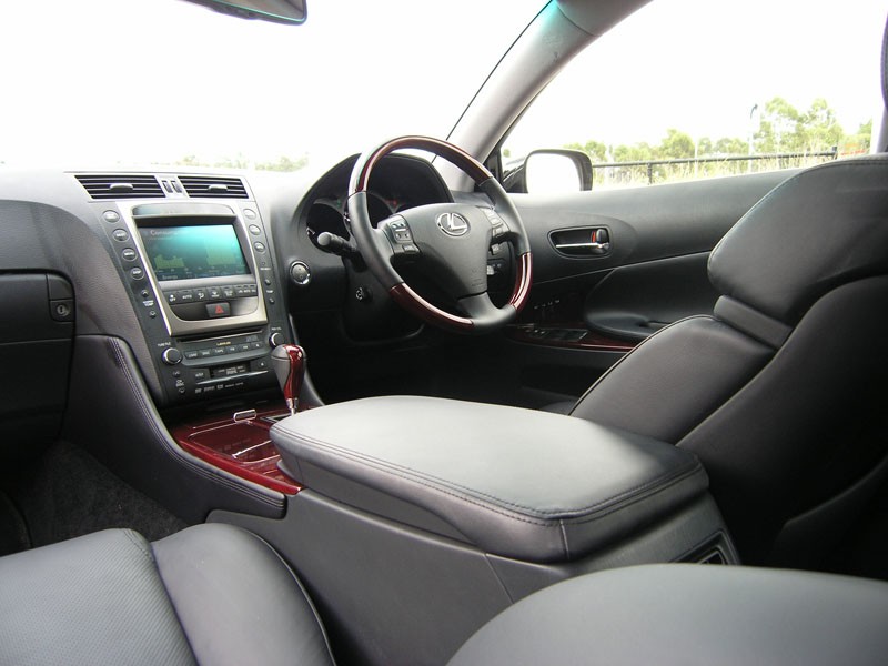 gs450h_interior.jpg