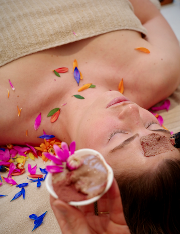 Le soin du visage Miel et Curcuma, inspiré de l'ayurveda