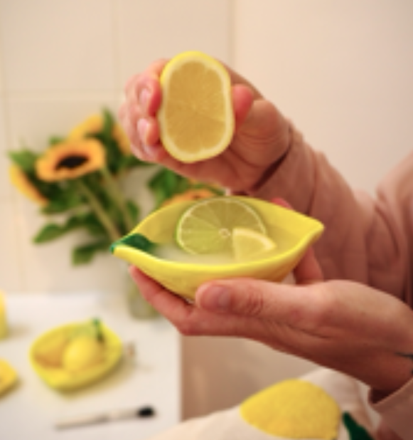 Le soin d'automne du visage au citron