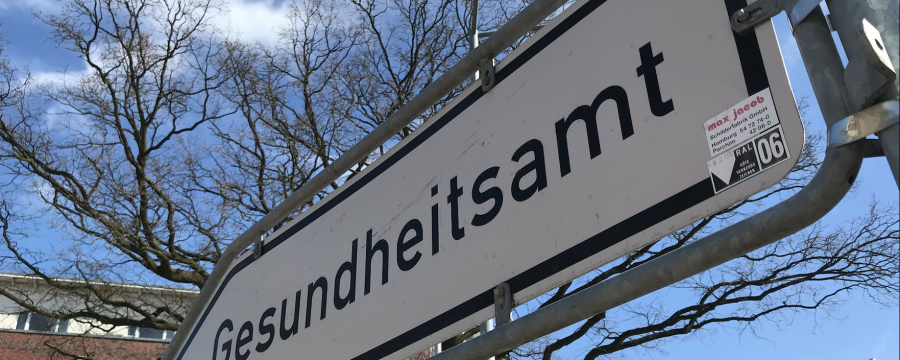 Beim Gesundheitsamt versuchen die Mitarbeiter, so viele Informationen wie möglich zu sammeln