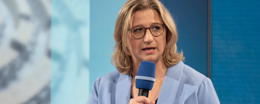 SPD-Spitzenkandidatin Anke Rehlinger am Abend nach der Wahl im Saarland