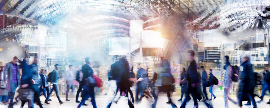 Das 9-Euro-Ticket wird zum Flop - "Hätte der Bund mal die Kommunen machen lassen, sie sind die wahren Innovationslabore" meint Christian Erhardt. Ein Kommentar!