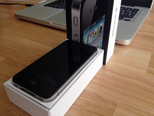 iPhone 4 mit Originalverpackung und Zubehör